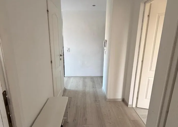 Kleines Mit Grosser Terrasse Daire